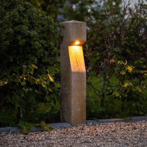Éclairage de jardin en bois de chêne Oak avec ampoule LED | Nostalux.fr 