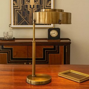 lampe en laiton couleur laiton antique avec une douille E27