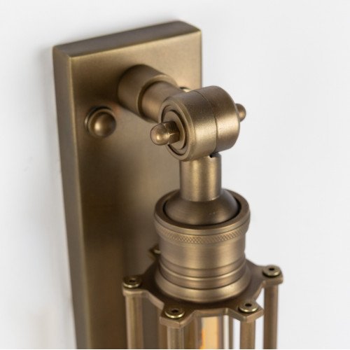 lampe en laiton de couleur laiton antique avec un raccord E27