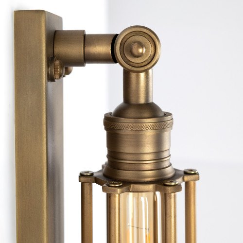 lampe en laiton de couleur laiton antique avec un raccord E27