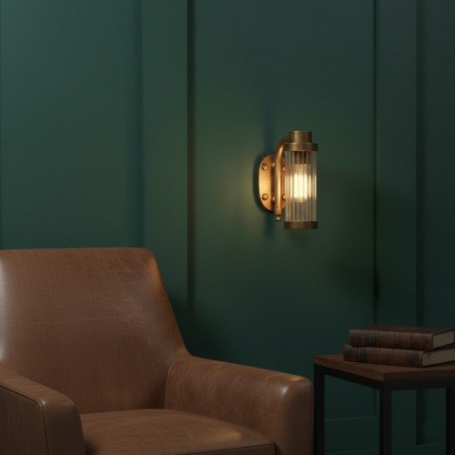 lampe en laiton de couleur laiton antique avec un raccord E27