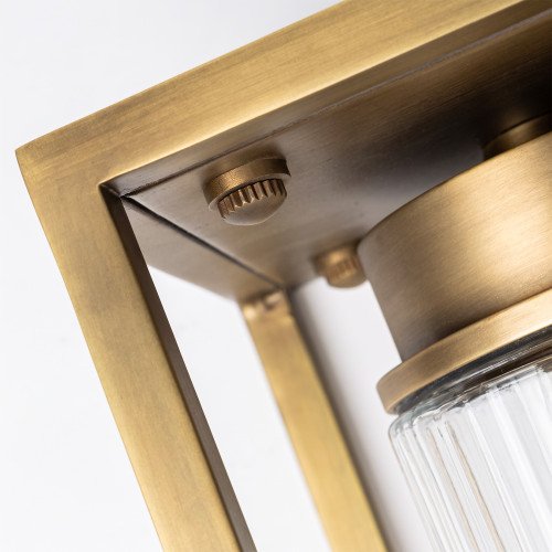 Lampe d'extérieur en laiton Ferryhill de forme carrée en couleur laiton