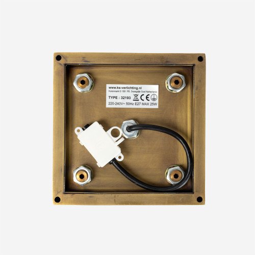 Lampe d'extérieur en laiton Ferryhill de forme carrée en couleur laiton