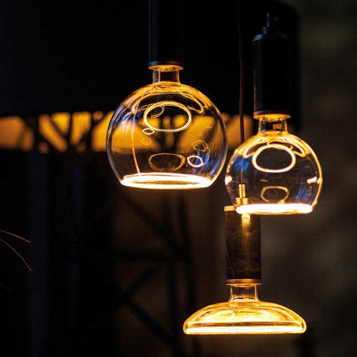 Lampe LED de décoration équipée en exclusivité d'un anneau LED sur la partie inférieure en couleur gris fumé