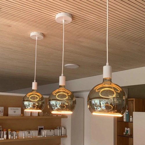 Lampe LED de décoration équipée en exclusivité d'un anneau LED sur la partie inférieure en couleur gris fumé