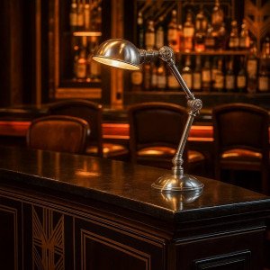 lampe en laiton couleur argent antique avec une douille E14