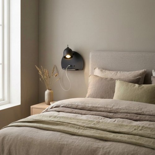 Applique murale noire Essence USB | Nostalux.fr