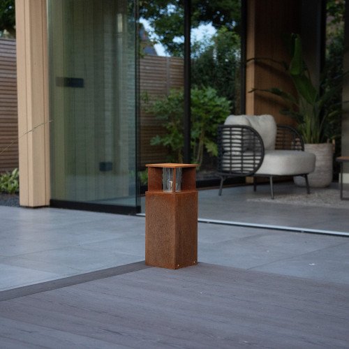 Robuste lampe de jardin carrée en acier corten brun en verre fenêtre lampe d'extérieur.