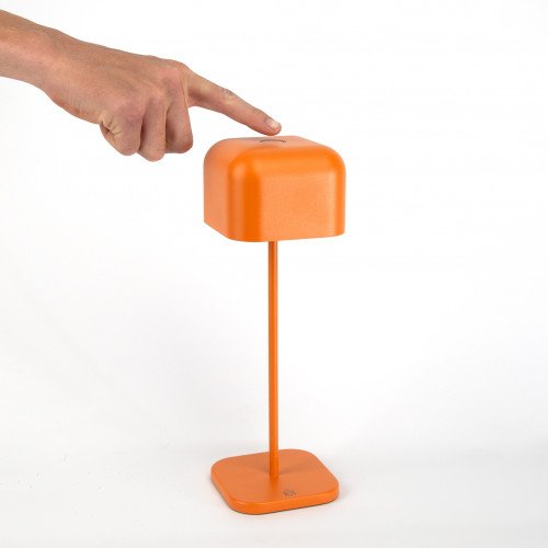 Lampe de table orange en aluminium moderne pour l'intérieur et l'extérieur