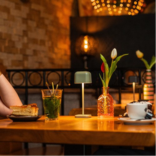 Lampe à poser compacte verte en aluminium moderne pour l'intérieur et l'extérieur