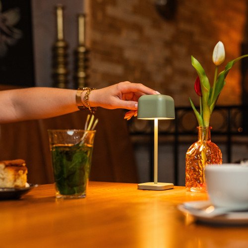 Lampe à poser compacte verte en aluminium moderne pour l'intérieur et l'extérieur