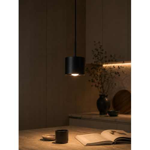 Lampe d’intérieur suspension June noire aluminium moderne