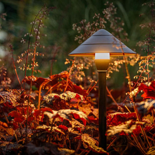 Lampe de jardin noire adaptée à l'éclairage extérieur basse tension 12 volts 