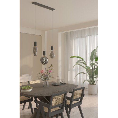 Suspension Calex de forme rectangulaire comprenant trois douilles E27 de style industriel et de couleur noire