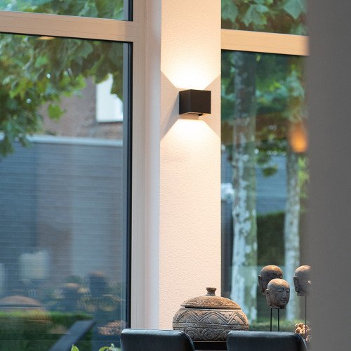 Applique d'intérieur Shift up et downlighter au design moderne en aluminium de couleur noire