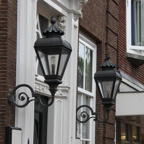 Applique murale montante avec support en bronze lanterne 4 faces carrée 