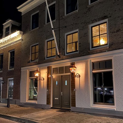 Applique murale montante avec support en bronze lanterne 4 faces carrée 