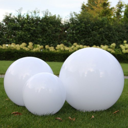 Set de 3 boules de jardin lumineuses 30Ø, 40Ø & 50Ø avec piquets | Nostalux.fr