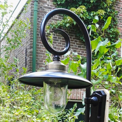 Applique d'extérieur murale pendante Orly avec capteur LED jour et nuit 