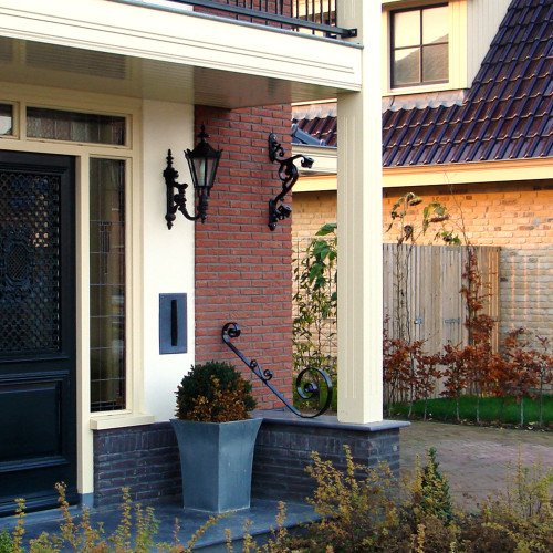 Grand support de drapeau en bronze de KS Lighting  - supports de drapeaux - ornements de façade | Nostalux.fr